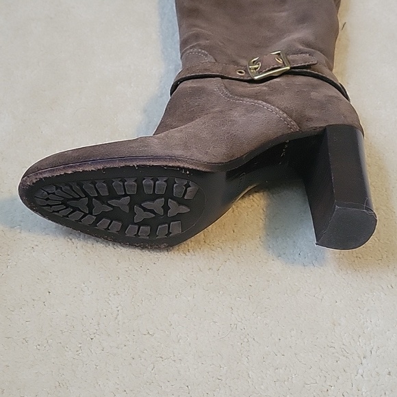 Coach Size 7 Brown Suade Boots - Picture 5 of 10
